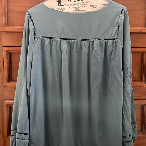 Time & Tru Long Sleeve Pretty Top - Picture 7 of 7